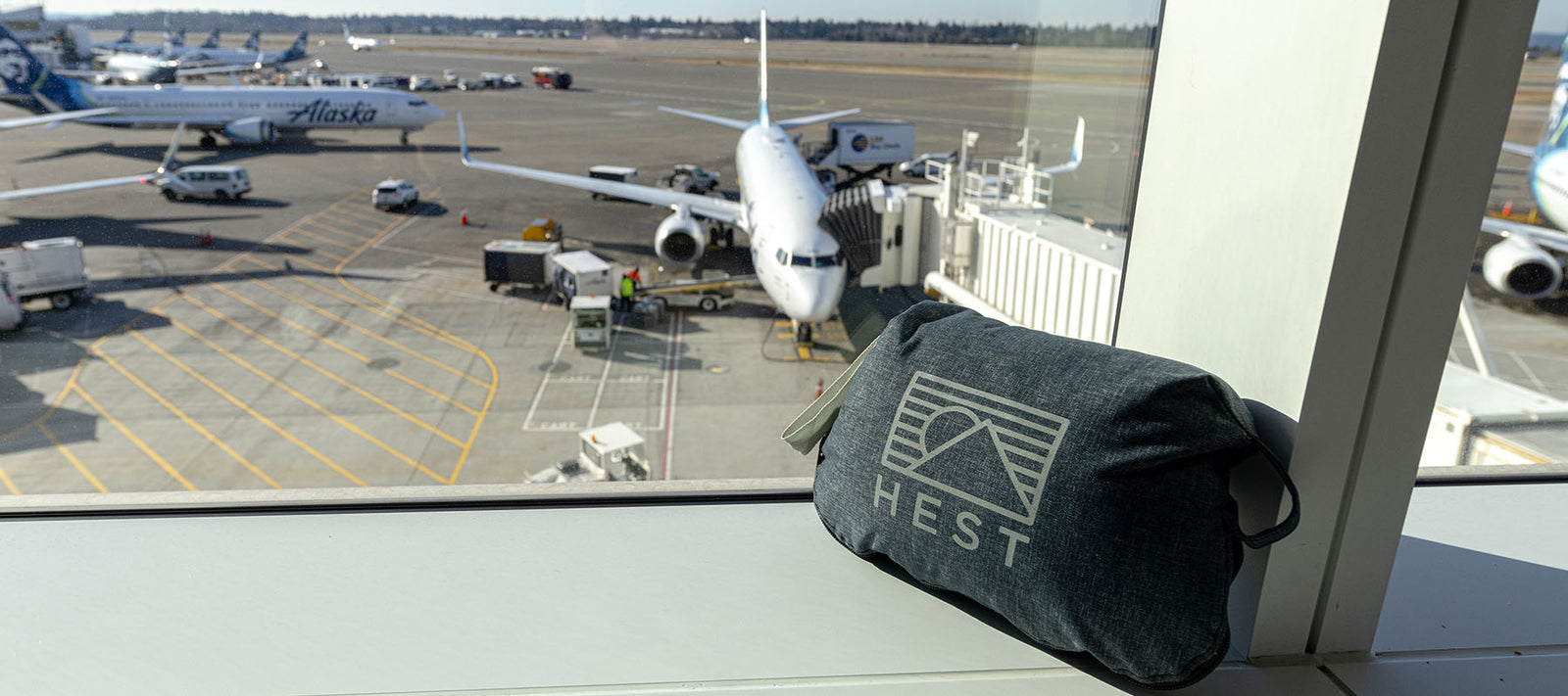 Holiday Gift Guide for Travelers